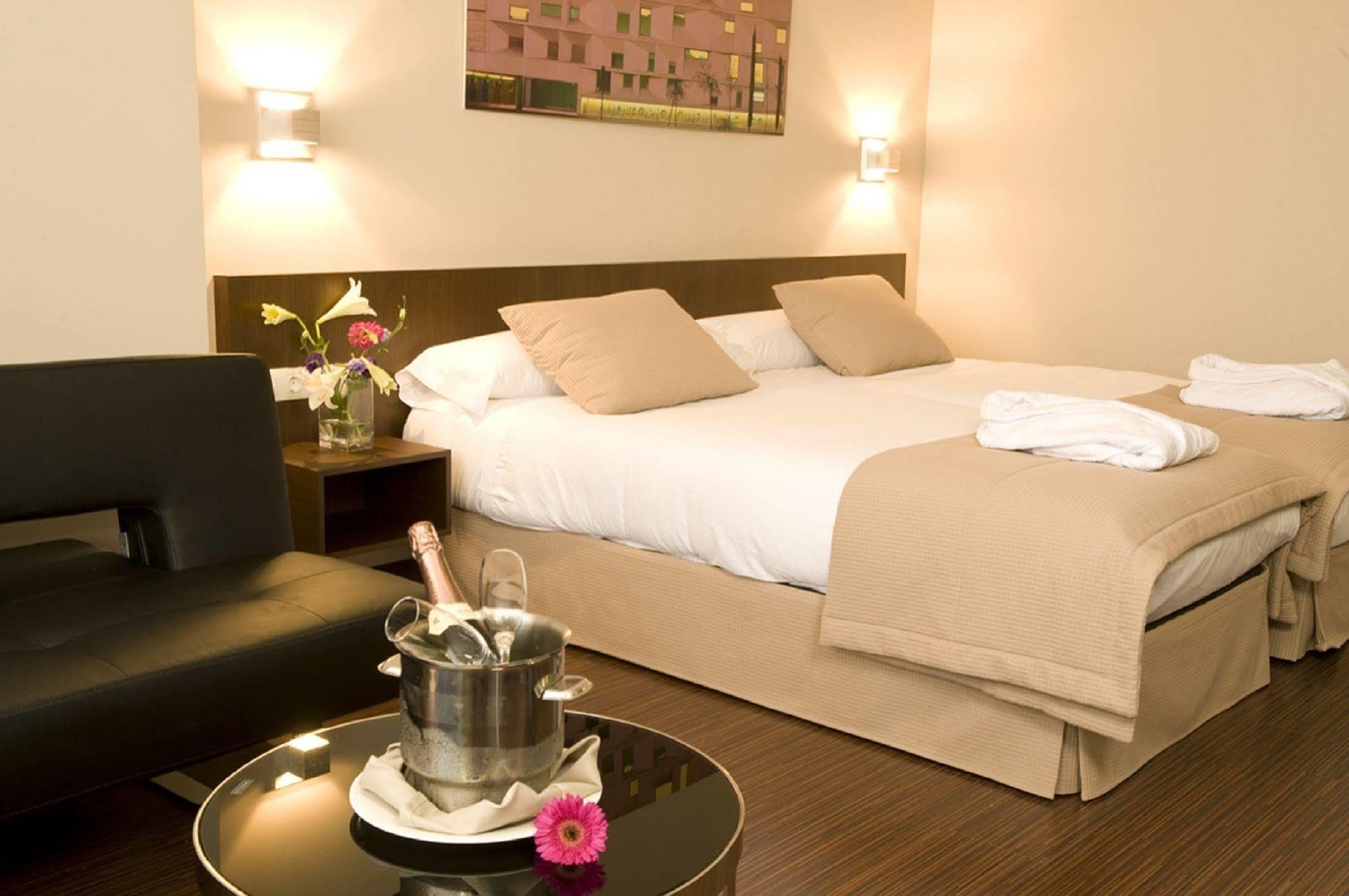 Hotel Arva Abad San Antonio à León Chambre photo